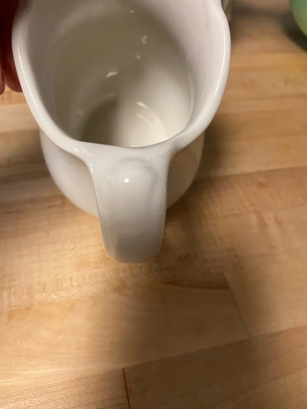 Sterling White stoneware pitcher with Scalloped Rim - Picture 6 of 7
